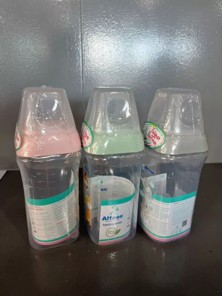 Attoon ขวดนมคอกว้าง พร้อมจุกกันสำลัก ใช้งานง่ายทุกสถานการณ์