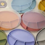 จานซิลิโคน Heykiddo ฐานดูดแน่น ทรงรี พร้อมฝาปิด