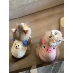 เสื้อผ้าสุนัขสีชมพู พร้อมลายปักลูกหมู